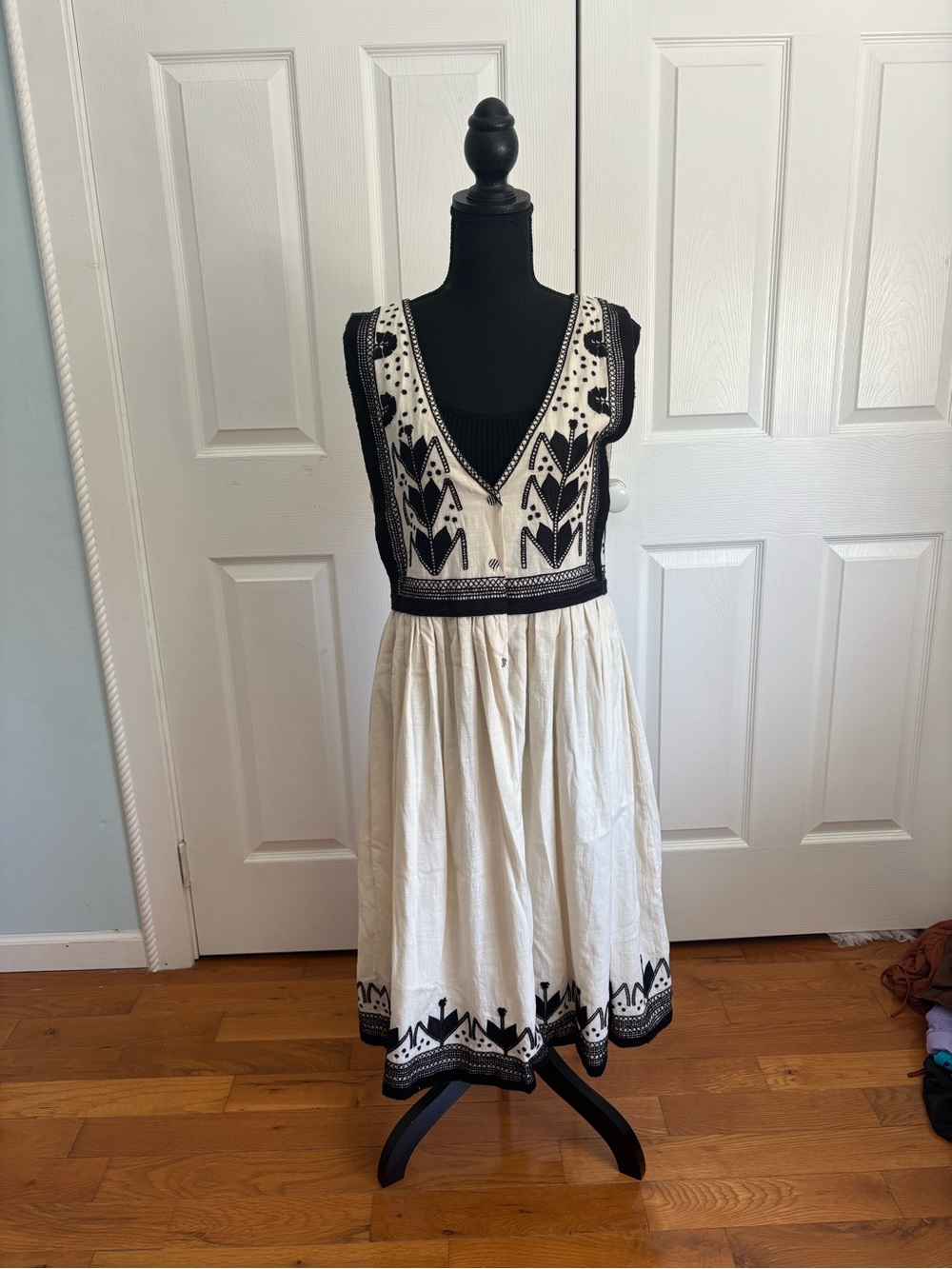 Suno Cream and Black Embroidered V-Neck Midi Dress